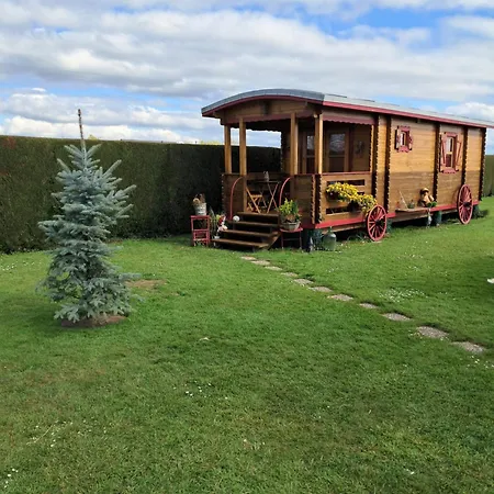 Roulotte La Passe Pierre Nocleg ze śniadaniem 3*